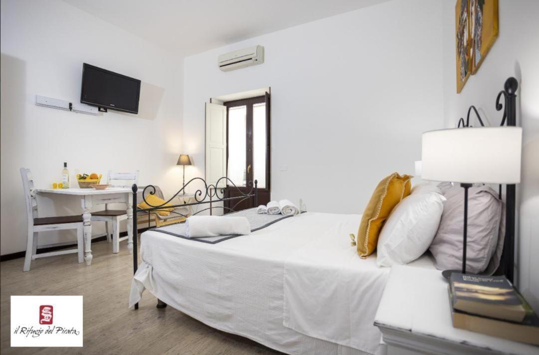 Il Rifugio Del Pirata Apartman Trapani Kültér fotó